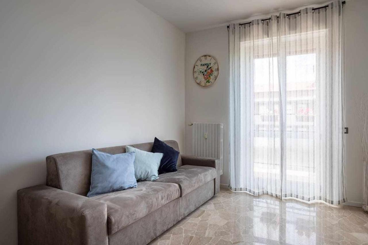 Milano City Apartments - Parking And Comfort - Spacious Apt Up To 8 Pax Exterior foto